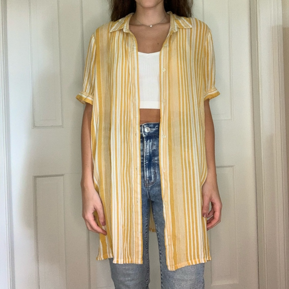 Long tshirt. Size: M